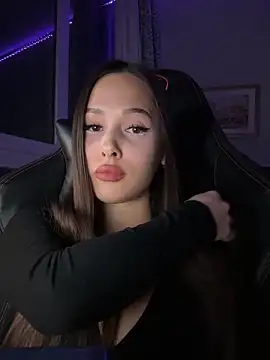 Snapshot of EricaWalls chatting on October 5, 2025, 10:33 pm EricaWalls online show from October 5, 2025, 10:33 pm