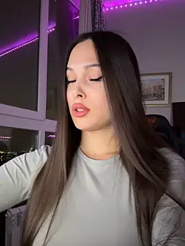 Snapshot of EricaWalls chatting on December 16, 2025, 5:28 pm EricaWalls online show from December 16, 2025, 5:28 pm