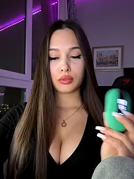 Snapshot of EricaWalls chatting on December 1, 2025, 5:25 pm EricaWalls online show from December 1, 2025, 5:25 pm