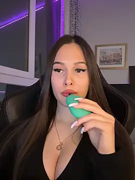 EricaWalls online show from March 25, 2026, 7:24 pm