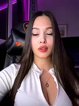 Snapshot of EricaWalls chatting on October 31, 2025, 6:48 pm EricaWalls online show from October 31, 2025, 6:48 pm