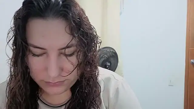 Snapshot of catalina_boobs chatting on May 1, 2026, 10:20 am catalina boobs online show from May 1, 2026, 10:20 am