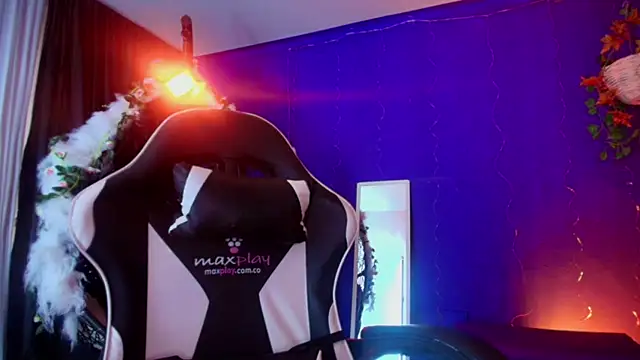 Snapshot of vanelope11 chatting on December 20, 2025, 7:06 pm vanelope11 online show from December 20, 2025, 7:06 pm