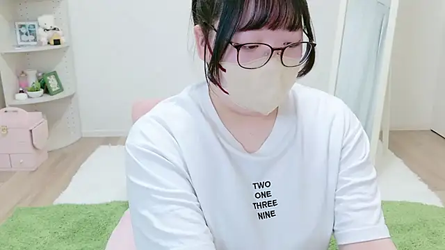 Snapshot of o-Aya-o chatting on February 10, 2025, 6:24 pm o-Aya-o online show from February 10, 2025, 6:24 pm