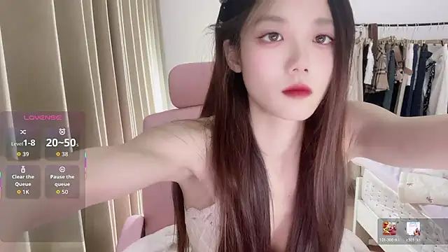 Snapshot of Puff-521 chatting on December 22, 2025, 12:38 pm Puff-521 online show from December 22, 2025, 12:38 pm