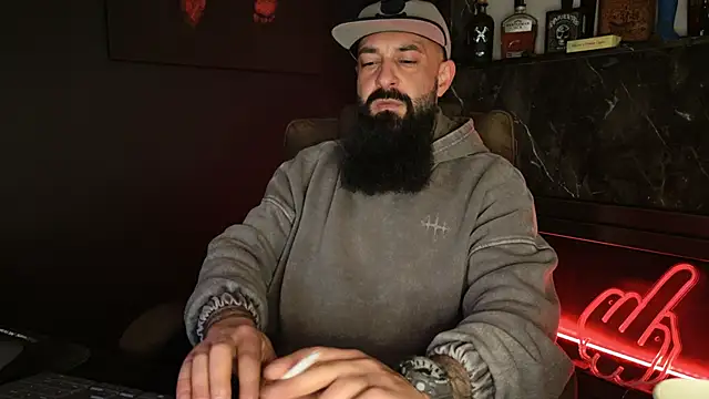 Snapshot of axxelrich_ chatting on December 20, 2025, 5:43 am axxelrich online show from December 20, 2025, 5:43 am