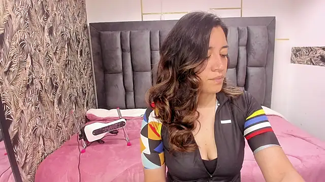 VioletaScott  online show from December 15, 2025, 2:01 pm