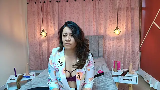 VioletaScott  online show from November 12, 2025, 1:15 pm