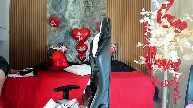 Danna topless online show from February 13, 2026, 12:05 pm