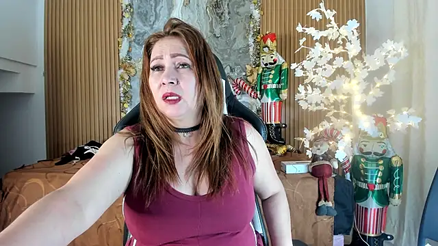 Danna topless online show from December 19, 2025, 12:07 pm