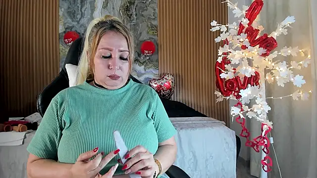 Danna topless online show from March 7, 2026, 12:10 pm