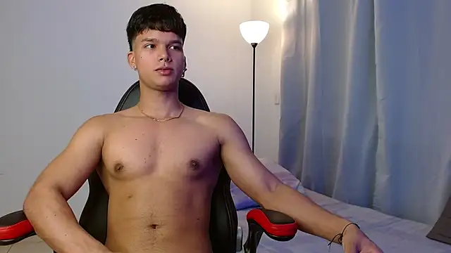 Snapshot of lous_g chatting on January 9, 2025, 4:08 am lous g online show from January 9, 2025, 4:08 am