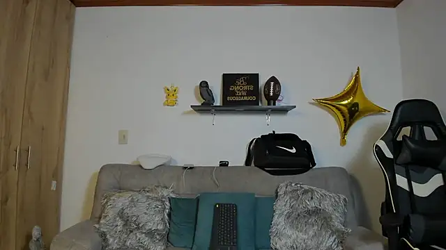 Snapshot of julian_wallace chatting on January 9, 2026, 9:44 pm julian wallace online show from January 9, 2026, 9:44 pm