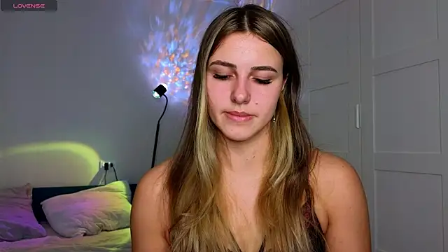 sophia euphoriaa online show from October 15, 2025, 6:33 am