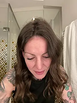 Snapshot of BrownieyQueen chatting on February 21, 2026, 9:22 am BrownieyQueen online show from February 21, 2026, 9:22 am