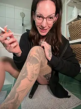 Snapshot of BrownieyQueen chatting on February 11, 2026, 4:29 pm BrownieyQueen online show from February 11, 2026, 4:29 pm