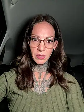 Snapshot of BrownieyQueen chatting on January 11, 2026, 4:30 am BrownieyQueen online show from January 11, 2026, 4:30 am