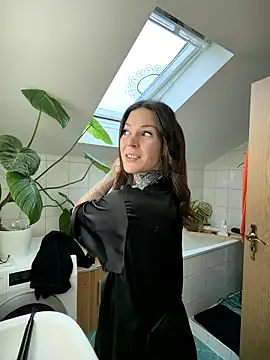 Snapshot of BrownieyQueen chatting on January 16, 2026, 7:45 am BrownieyQueen online show from January 16, 2026, 7:45 am