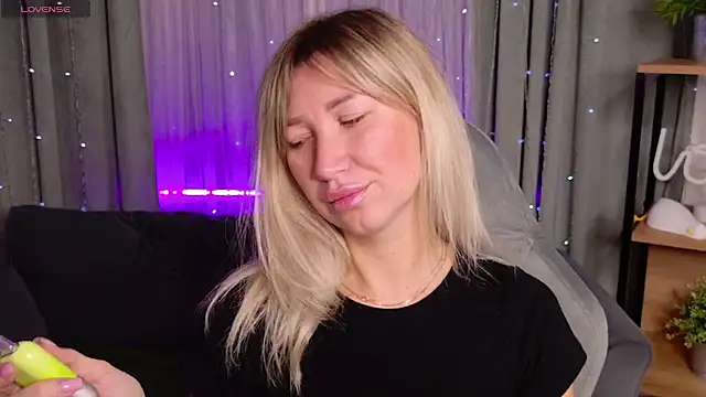 MilaBott online show from September 18, 2025, 8:23 pm