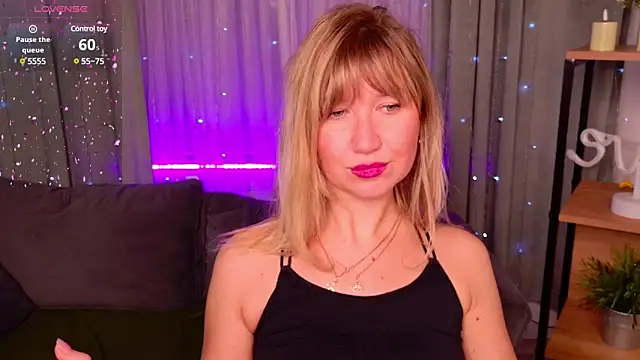 MilaBott online show from March 18, 2025, 9:21 pm