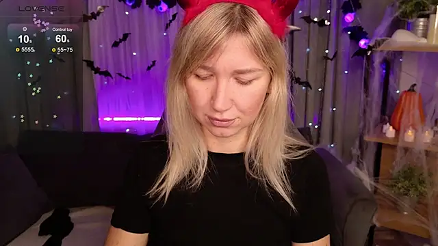 MilaBott online show from October 28, 2025, 8:08 pm