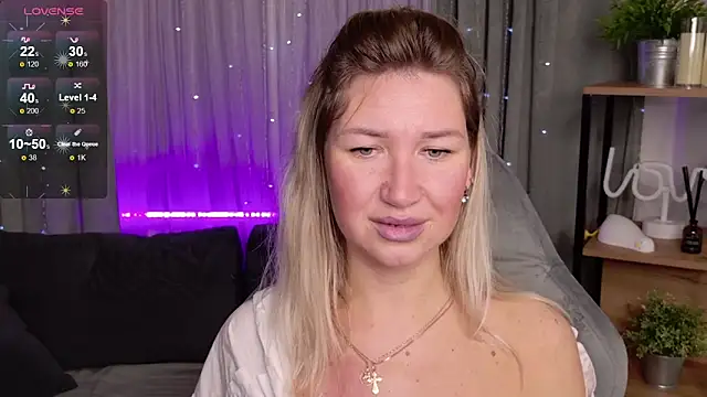 MilaBott online show from September 19, 2025, 8:13 pm