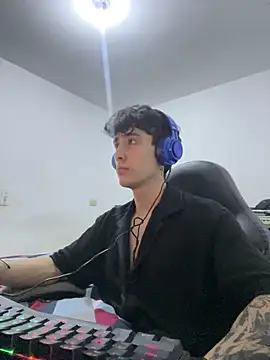 gojo satoru 18 online show from February 12, 2026, 4:45 am