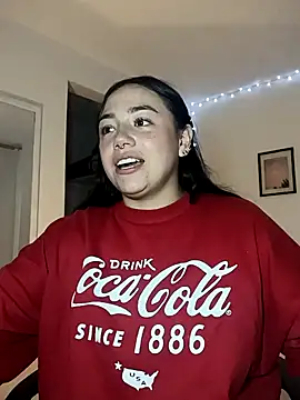 Snapshot of helena_smith chatting on December 6, 2024, 11:16 am helena smith online show from December 6, 2024, 11:16 am