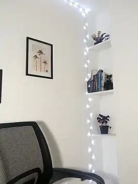 Snapshot of helena_smith chatting on February 7, 2025, 4:37 am helena smith online show from February 7, 2025, 4:37 am