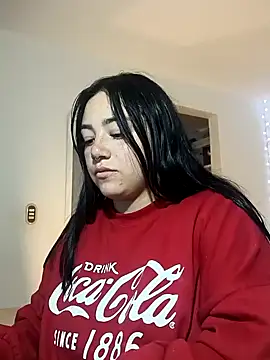 Snapshot of helena_smith chatting on December 6, 2024, 5:03 am helena smith online show from December 6, 2024, 5:03 am