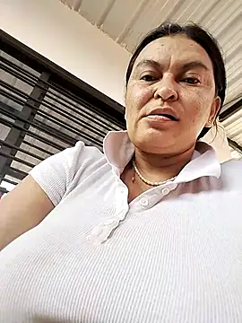 Snapshot of Horny-Mommy-Dirty chatting on April 12, 2026, 2:31 pm Horny-Mommy-Dirty online show from April 12, 2026, 2:31 pm