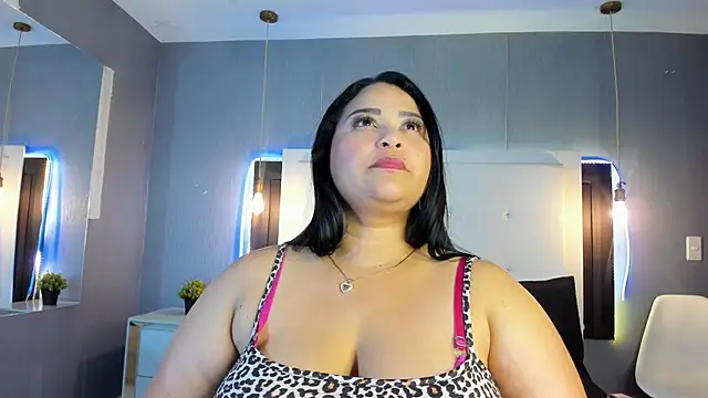 Snapshot of Clarigil chatting on November 21, 2025, 8:41 pm Clarigil online show from November 21, 2025, 8:41 pm