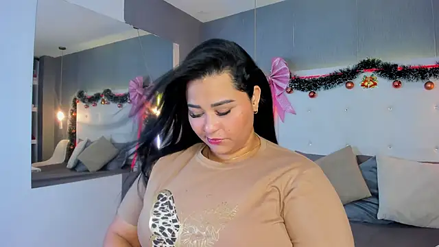 Snapshot of Clarigil chatting on December 4, 2025, 9:03 pm Clarigil online show from December 4, 2025, 9:03 pm