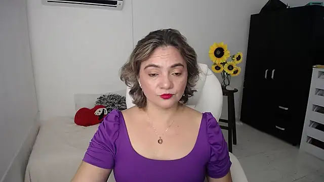 Chiraz hasnaa online show from March 22, 2025, 11:31 pm