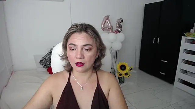 Chiraz hasnaa online show from January 27, 2025, 11:54 pm