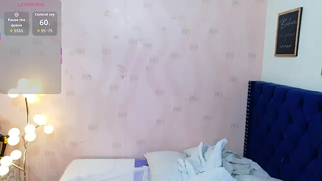 Snapshot of Beautifulskinny18 chatting on May 8, 2026, 8:23 pm Beautifulskinny18 online show from May 8, 2026, 8:23 pm