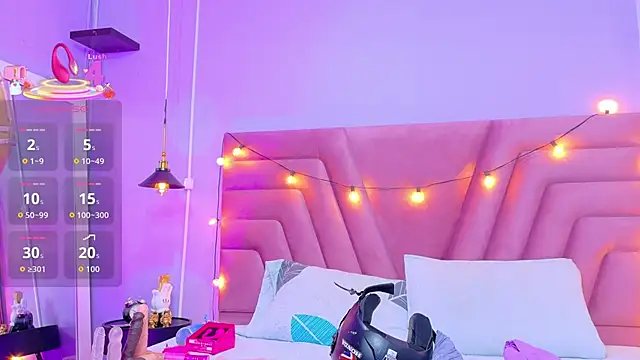 Beautifulskinny18 online show from September 18, 2025, 8:12 pm