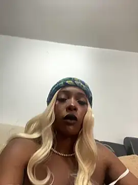 Snapshot of TIFFANYYSTAR chatting on September 27, 2025, 4:13 pm TIFFANYYSTAR online show from September 27, 2025, 4:13 pm