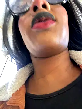 Snapshot of TIFFANYYSTAR chatting on December 3, 2025, 12:37 pm TIFFANYYSTAR online show from December 3, 2025, 12:37 pm