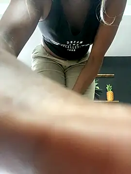 Snapshot of TIFFANYYSTAR chatting on September 30, 2025, 2:45 pm TIFFANYYSTAR online show from September 30, 2025, 2:45 pm