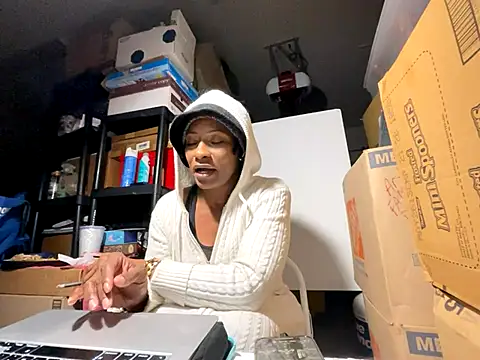 wynterheat online show from December 2, 2025, 7:54 am