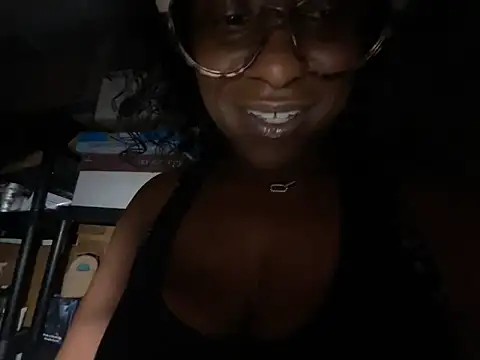 Snapshot of wynterheat chatting on March 11, 2026, 10:53 am wynterheat online show from March 11, 2026, 10:53 am