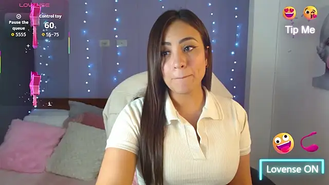 Snapshot of Paulina_627 chatting on September 10, 2025, 5:12 pm Paulina 627 online show from September 10, 2025, 5:12 pm