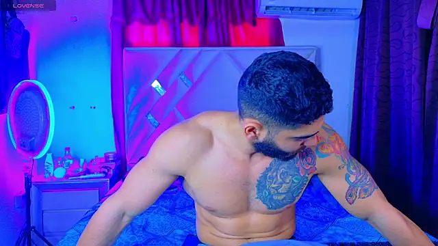 Snapshot of Rich_boy01 chatting on May 13, 2026, 4:14 pm Rich boy01 online show from May 13, 2026, 4:14 pm