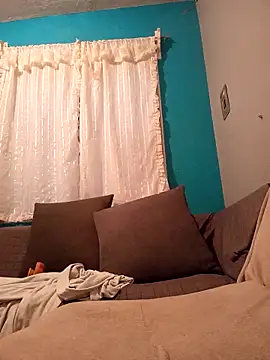 Snapshot of Leslydeleon23 chatting on October 16, 2025, 12:52 am Leslydeleon23 online show from October 16, 2025, 12:52 am