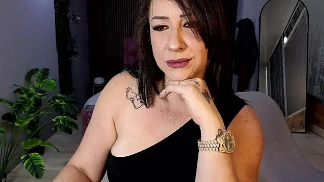 Snapshot of camil_milfdream chatting on June 15, 2026, 11:21 am camil milfdream online show from June 15, 2026, 11:21 am