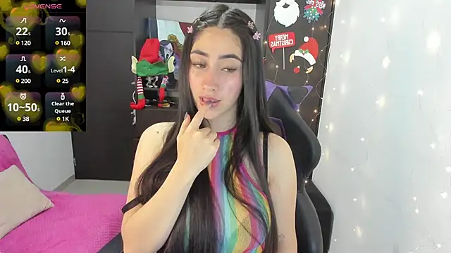 Emilytafur online show from December 4, 2024, 2:31 pm