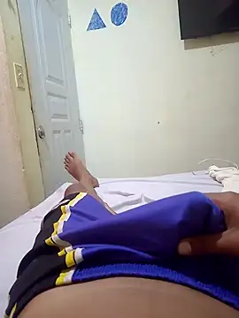 Snapshot of Jeanfamoso chatting on October 17, 2025, 2:48 am Jeanfamoso online show from October 17, 2025, 2:48 am