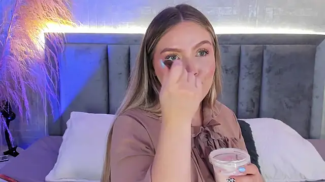 GaiaBaker online show from October 23, 2025, 5:22 pm