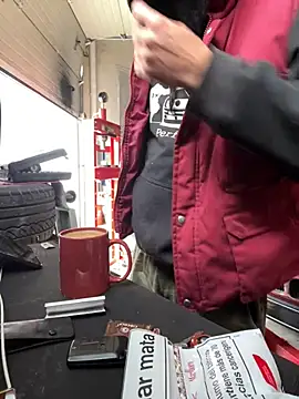 donnuozfutura online show from February 18, 2025, 12:06 pm